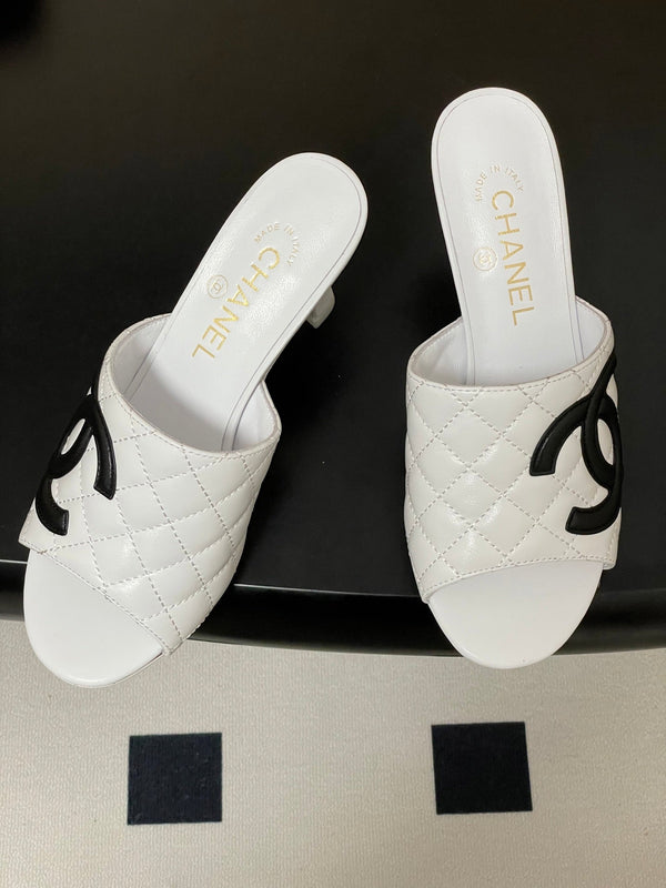 CC 26A Logo Quilted Heeled Sandals 8cm White Black Lambskin 834711