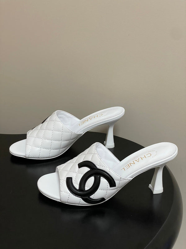 CC 26A Logo Quilted Heeled Sandals 8cm White Black Lambskin 834711