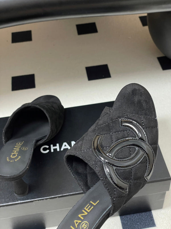 CC 26A Logo Quilted Heeled Sandals 8cm Black Suede 834706