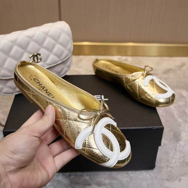 CC Coco Beach 26ss Flat Mules Metallic Gold Quilted Leather White Logo 840271