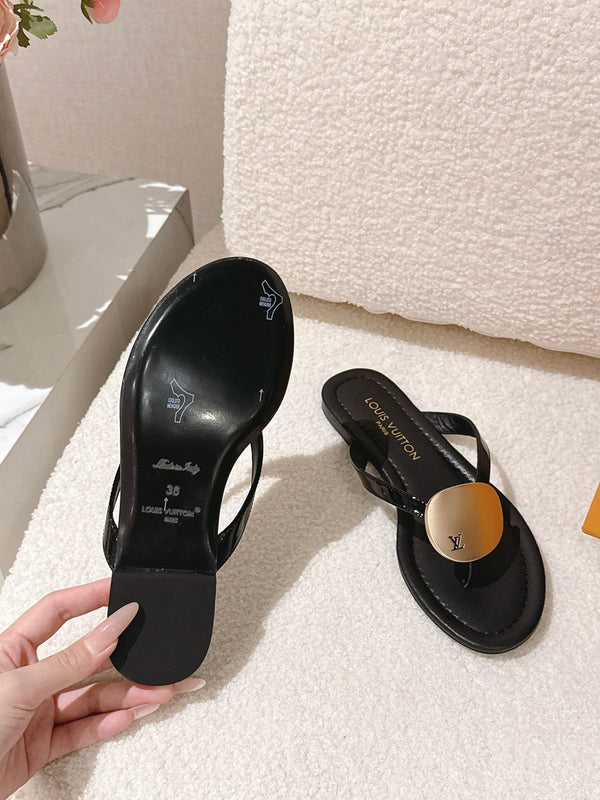 LV Treasure Thong Flat Logo Patent Leather 840385