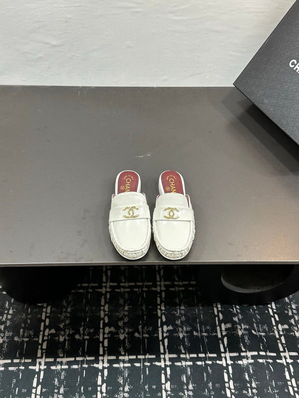 CC 2026 Double C Logo Loafers White Leather Sheepskin 832502