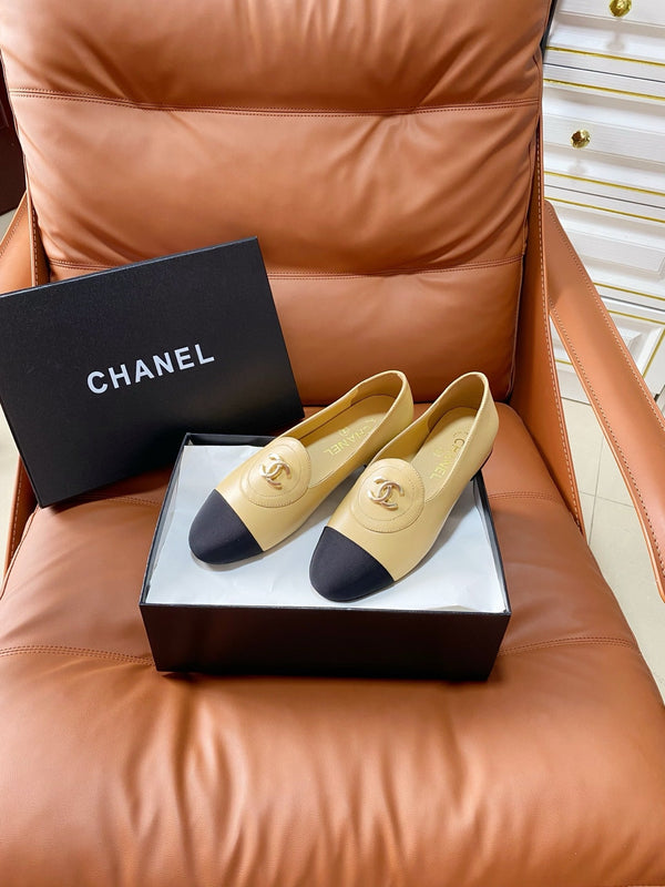 CC 26P Double C Loafers Beige Black Lambskin & Grosgrain 857975