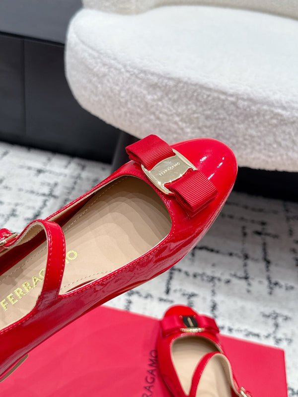 FG Vara Bow Round Toe Mary Jane Pumps 3.5cm Red Patent Leather 458404
