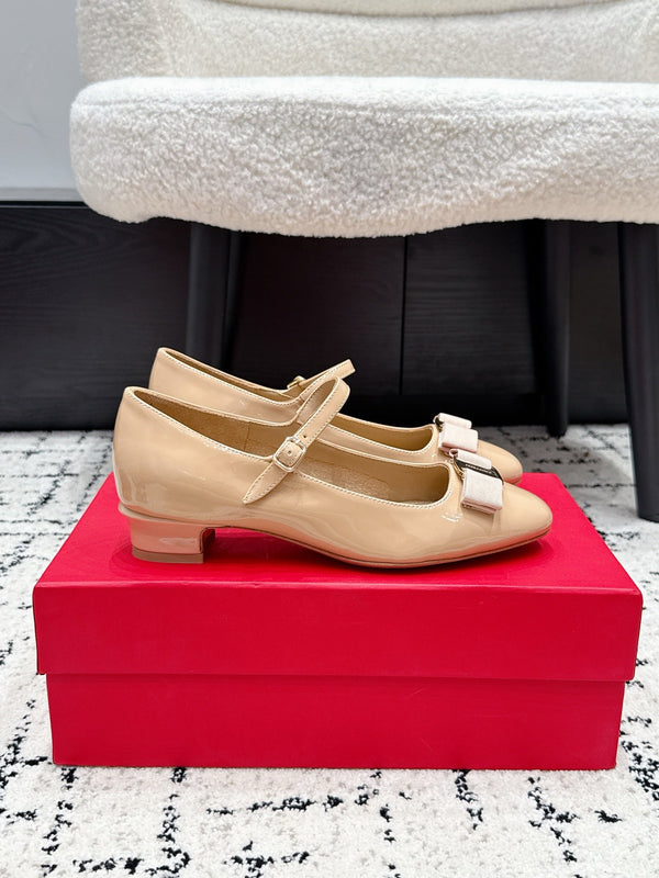FG Vara Bow Round Toe Mary Jane Pumps 3.5cm Beige Patent Leather 458401