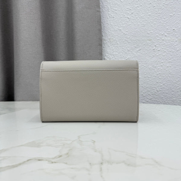 CD Médaillon Envelope Pouch 20.5cm Gris Pietro Cowhide Leather GHW 158546
