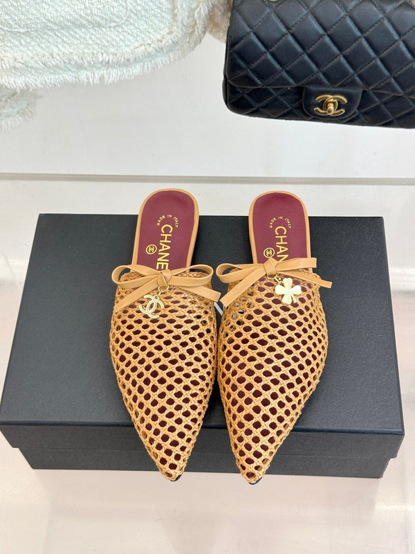 CC 26A Bow Pointed-Toe Mules Tan Leather 887972