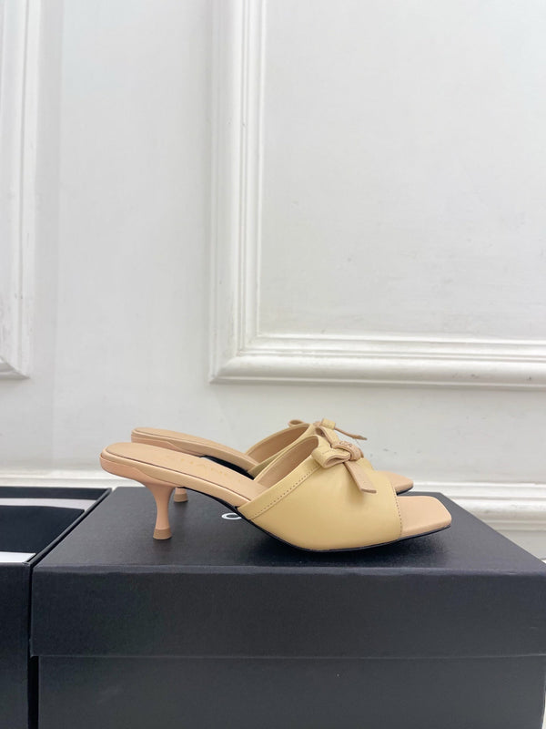 CC Bow Mules 5cm Beige Lambskin Leather 891757