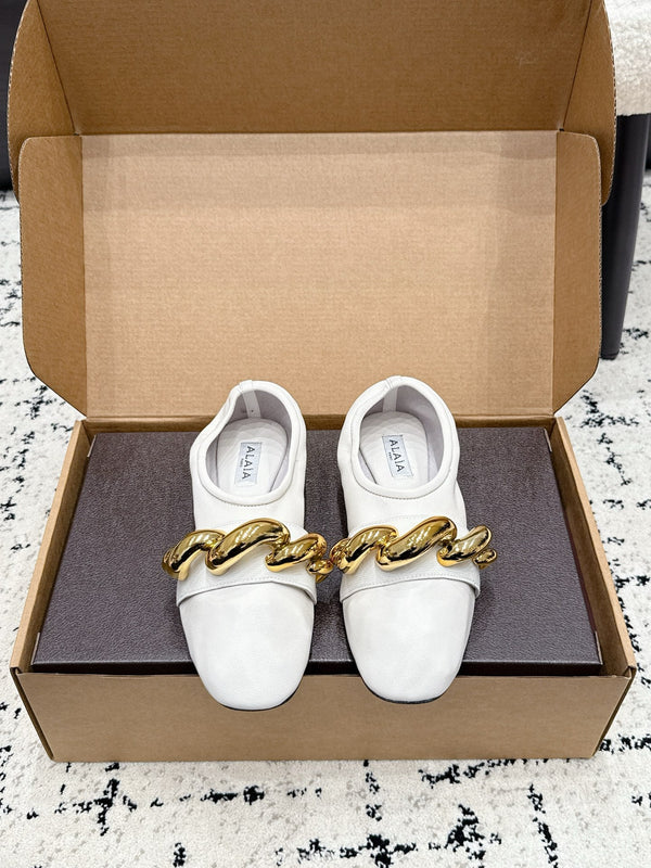 Alai Chain GHW Ballet Flats White Cowhide Leather 880772