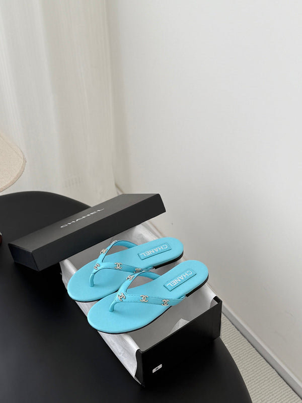 CC Crystal Logo Thong Sandals Blue Leather 915114