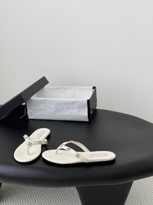 CC Crystal Logo Thong Sandals White Leather 915113