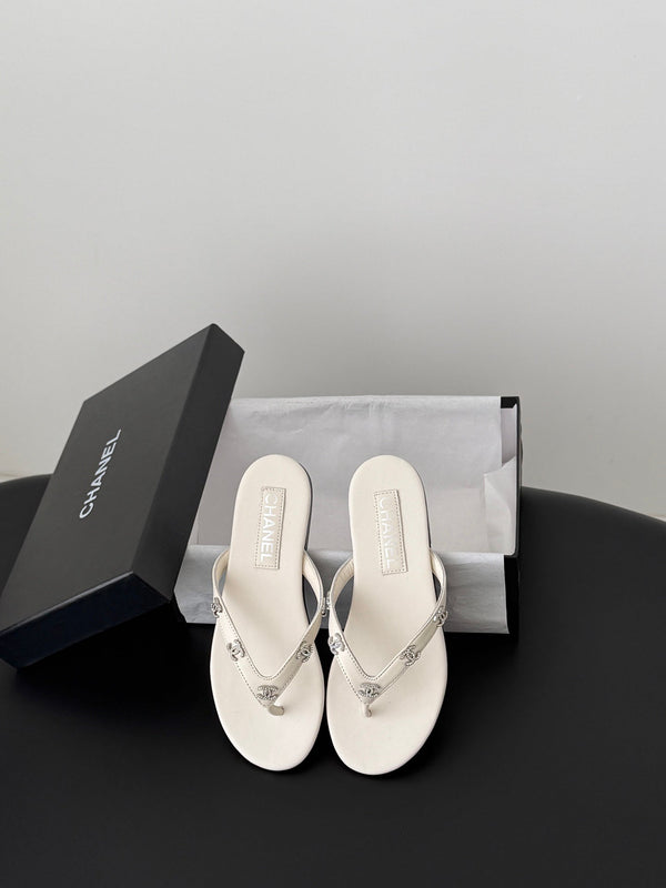 CC Crystal Logo Thong Sandals White Leather 915113