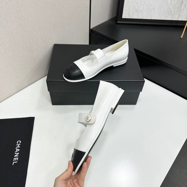 CC Mary Jane Flats White Black Leather 925645