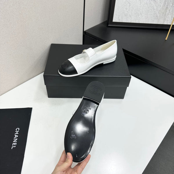 CC Mary Jane Flats White Black Leather 925645