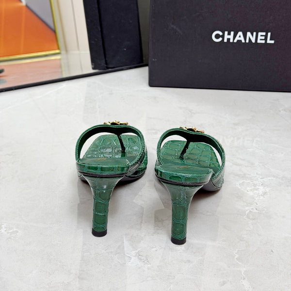 CC 26A Camellia Double C Thong Sandals 8.5CM Green Stone-Grain Cowhide 938253