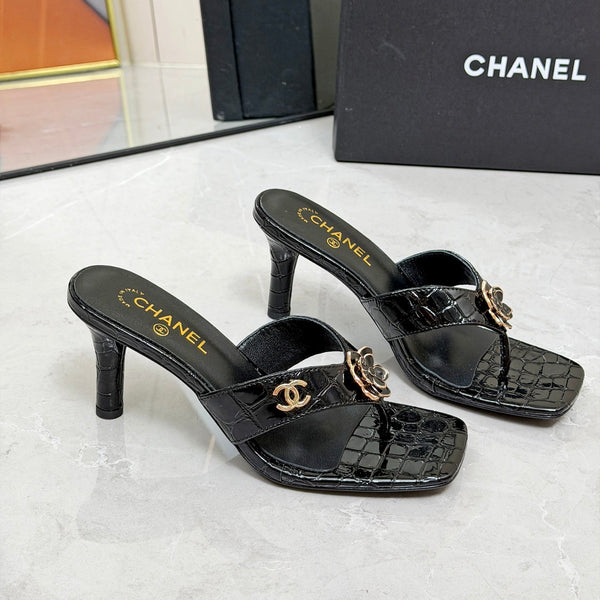 CC 26A Camellia Double C Thong Sandals 8.5CM Black Stone-Grain Cowhide 938251