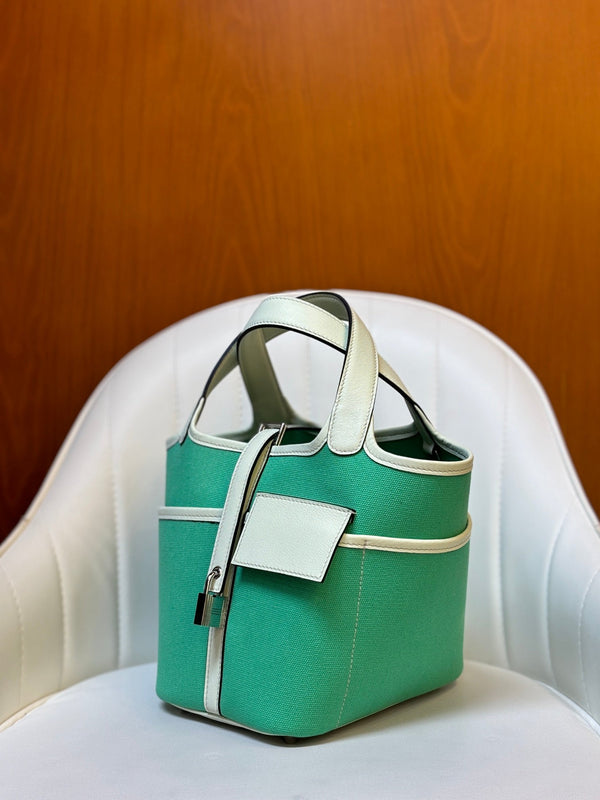HM Picotin Lock 18CM Pocket Handbag Mint Green Ivory Swift Canvas