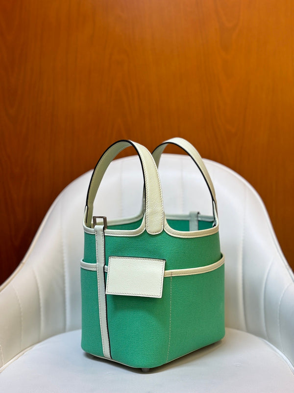 HM Picotin Lock 18CM Pocket Handbag Mint Green Ivory Swift Canvas