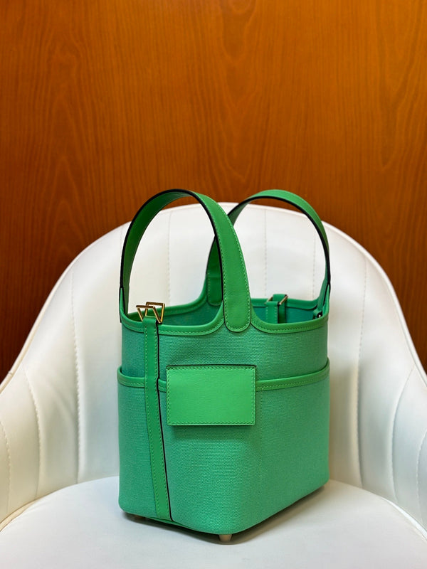 HM Picotin Lock 18CM Pocket Handbag Green Swift Canvas