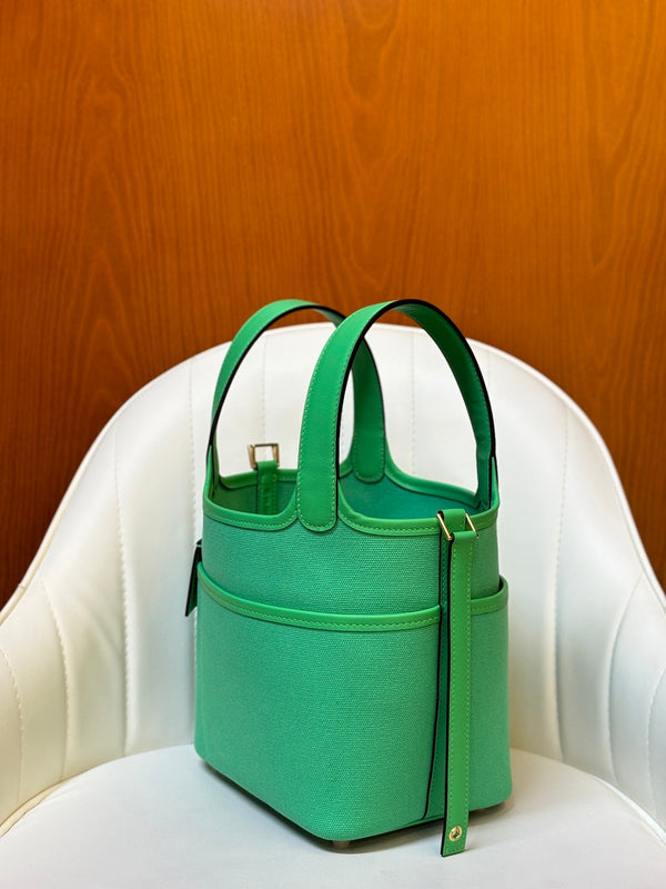 HM Picotin Lock 18CM Pocket Handbag Green Swift Canvas