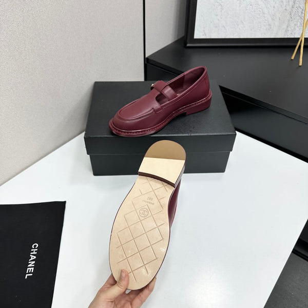 CC Turn-Lock CC T-Strap Loafers Burgundy Leather 944552