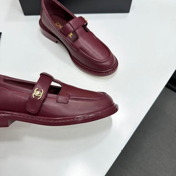 CC Turn-Lock CC T-Strap Loafers Burgundy Leather 944552