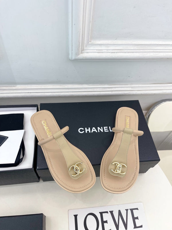 CC Double C Thong Sandals Beige Leather 947043