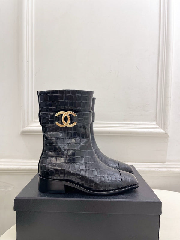 CC Double C Ankle Boots 3.5CM Black Croc-Embossed Leather 946902