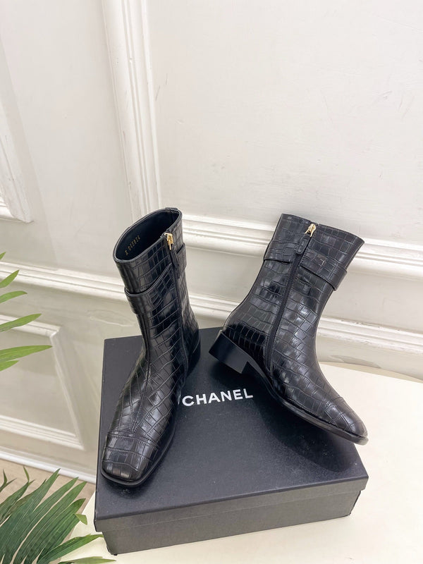 CC Double C Ankle Boots 3.5CM Black Croc-Embossed Leather 946902
