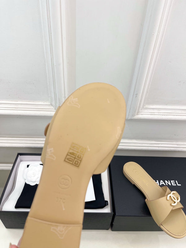 CC 26ss Pre-Collection Double C Slide Sandals Beige Leather 946872