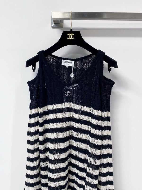 CC Cold-Shoulder Knit Top Enamel Logo Button Wool 799793