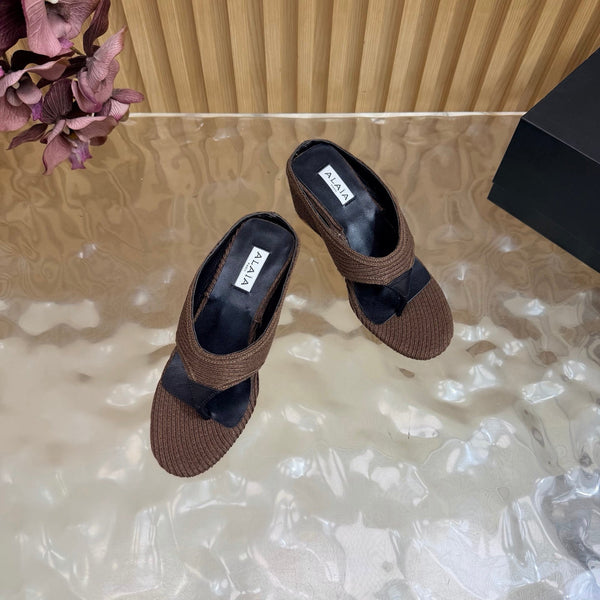 Alaia Cube Thong Wedge Sandals Brown Raffia 949329