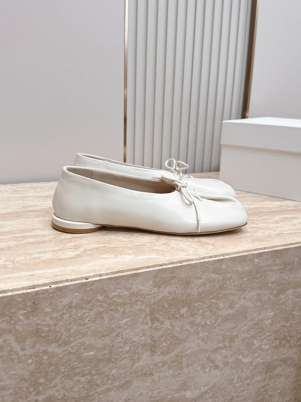 TR Lace-Up Ballet Flats Square Toe Cream Leather 954411