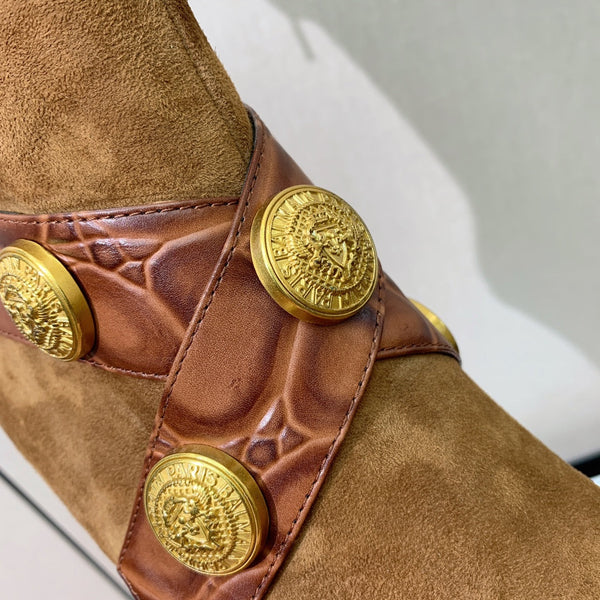 BM 26S Pointed-Toe Boots 10.5cm Gold Logo Buttons Tan Suede & Embossed Leather 111355