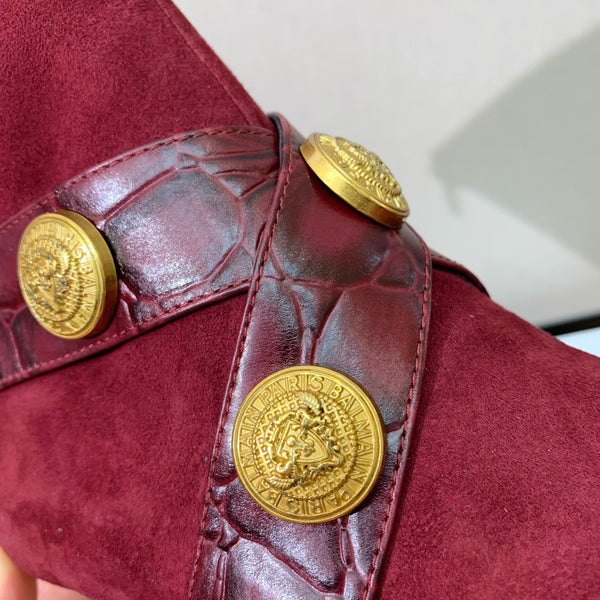 BM 26S Pointed-Toe Boots 10.5cm Gold Logo Buttons Burgundy Suede & Embossed Leather 111352