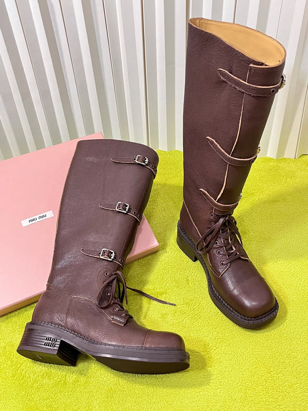 Miu 26S Knee-High Lace-Up Boots 4CM Triple Buckle Brown Pebbled Leather 137191