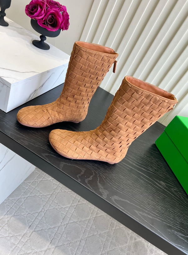 BV 26S Atomic Boots Intrecciato Caramel Suede 136466