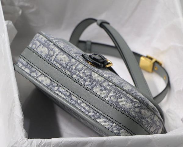 MEDIUM CD BOBBY 22CM GREY OBLIQUE CANVAS GOLD HARDWARE