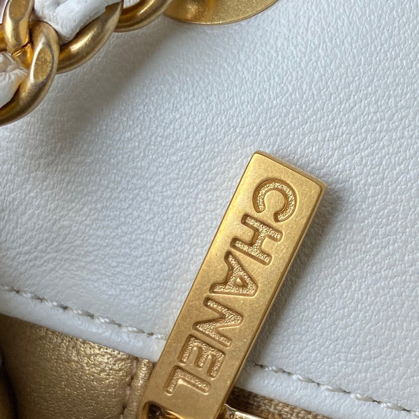 Classic Mini Flap Bag 20cm White Lambskin Gold Hardware