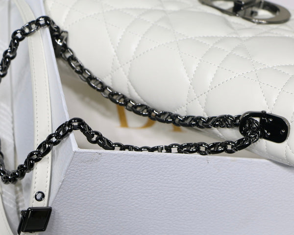 medium caro 25.5 white calfskin black hardware