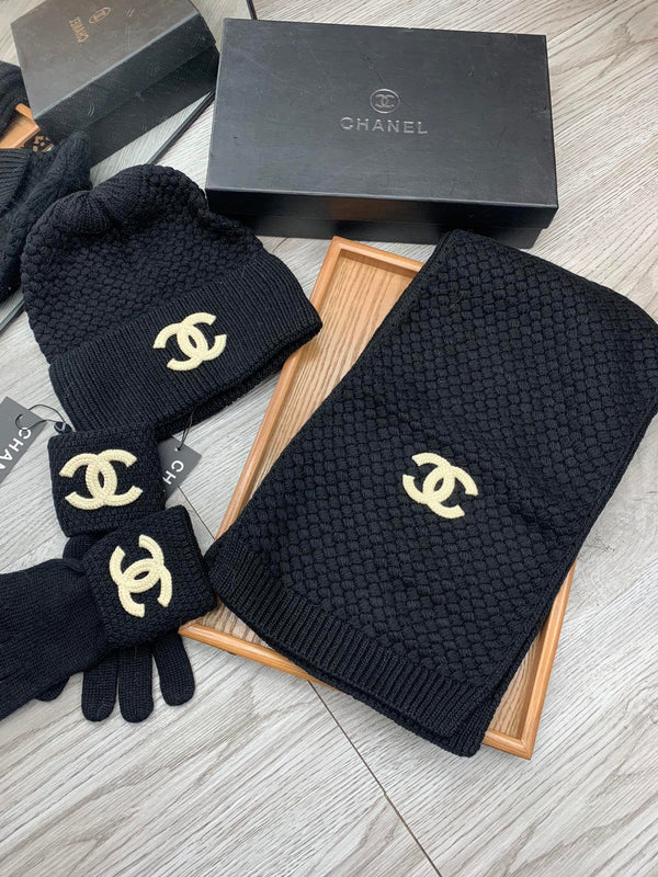 CC Hat Scarf Gloves Set Knit Black Logo 475104