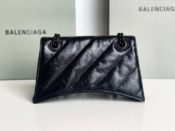 CRUSH SMALL CHAIN BAG 25 IN BLACK QUILTED CRUSHED CALFSKIN BLACK HARDWARE