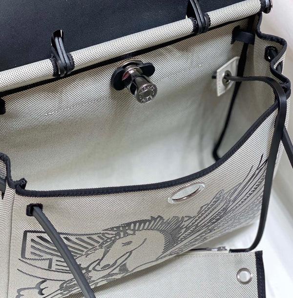 HM Pegase Pop Herbag Zip 31 White Black Canvas Black Cowhide Leather