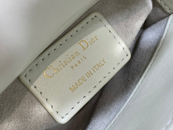 micro lady 12 white lambskin ghw