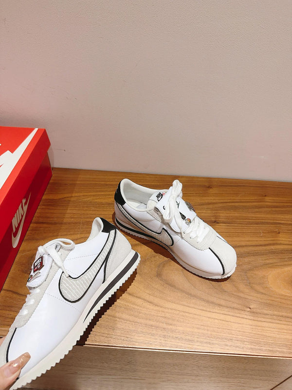 Nike Cortez Sneaker White Light Grey Suede 552043