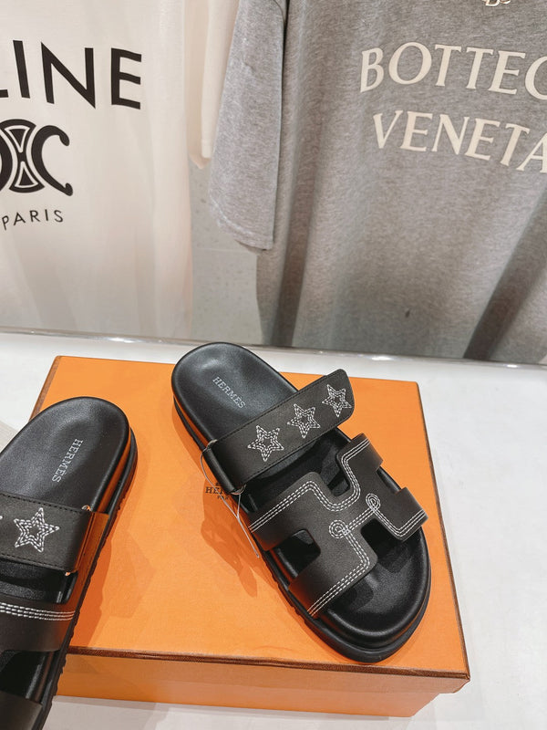 STAR-PATTERNED SANDAL BLACK CALFSKIN