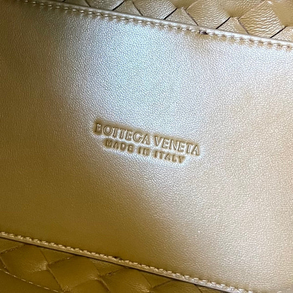 bv medium andiamo 32 brown suede