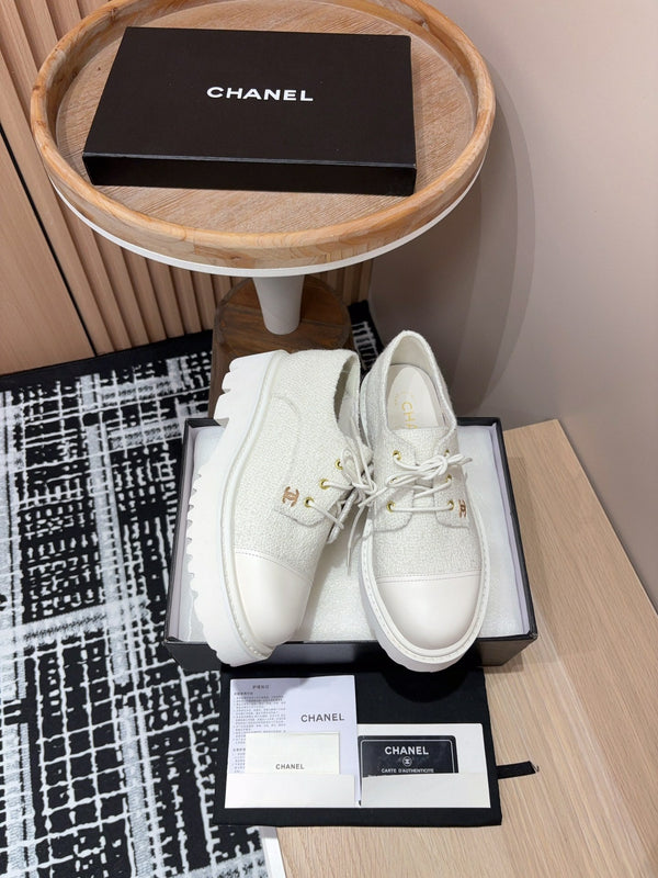 CC OXFORD SHOES IN WHITE TWEED AND CALFSKIN