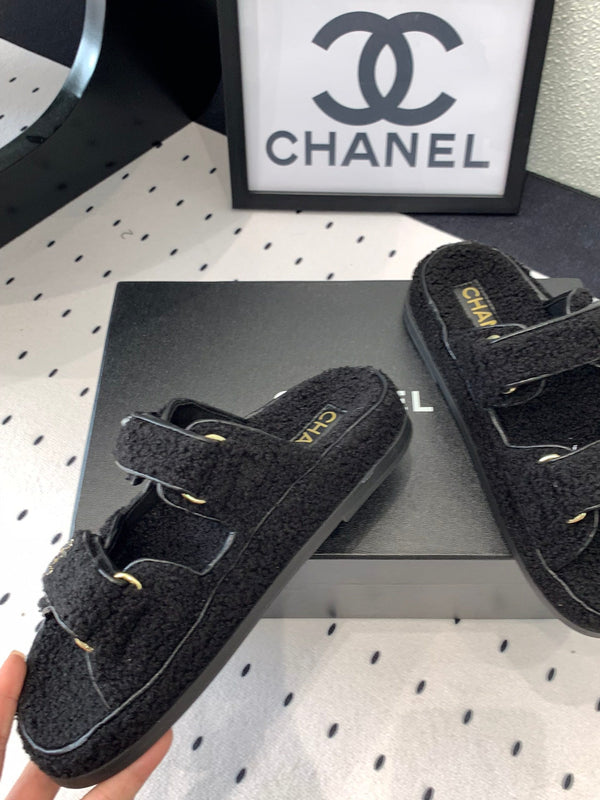 CC DAD SANDAL MULE IN BLACK LAMB FUR