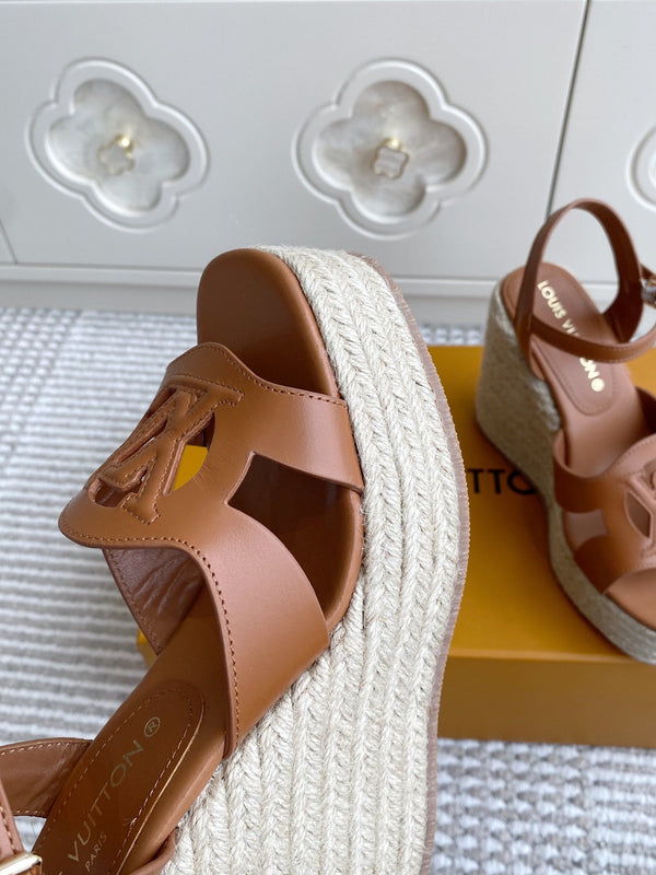 LV Letter Hollow Straw Wedge Sandals 11.5cm Gold Cowhide 291574